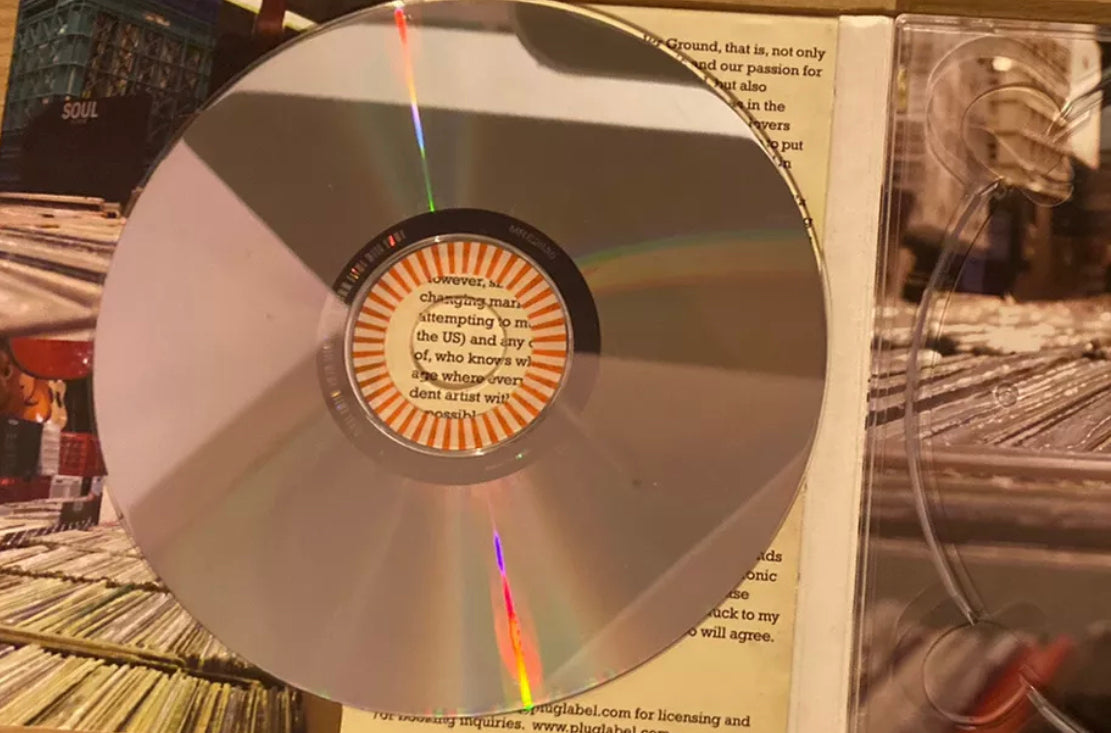 Kero One - Etiqueta de enchufe