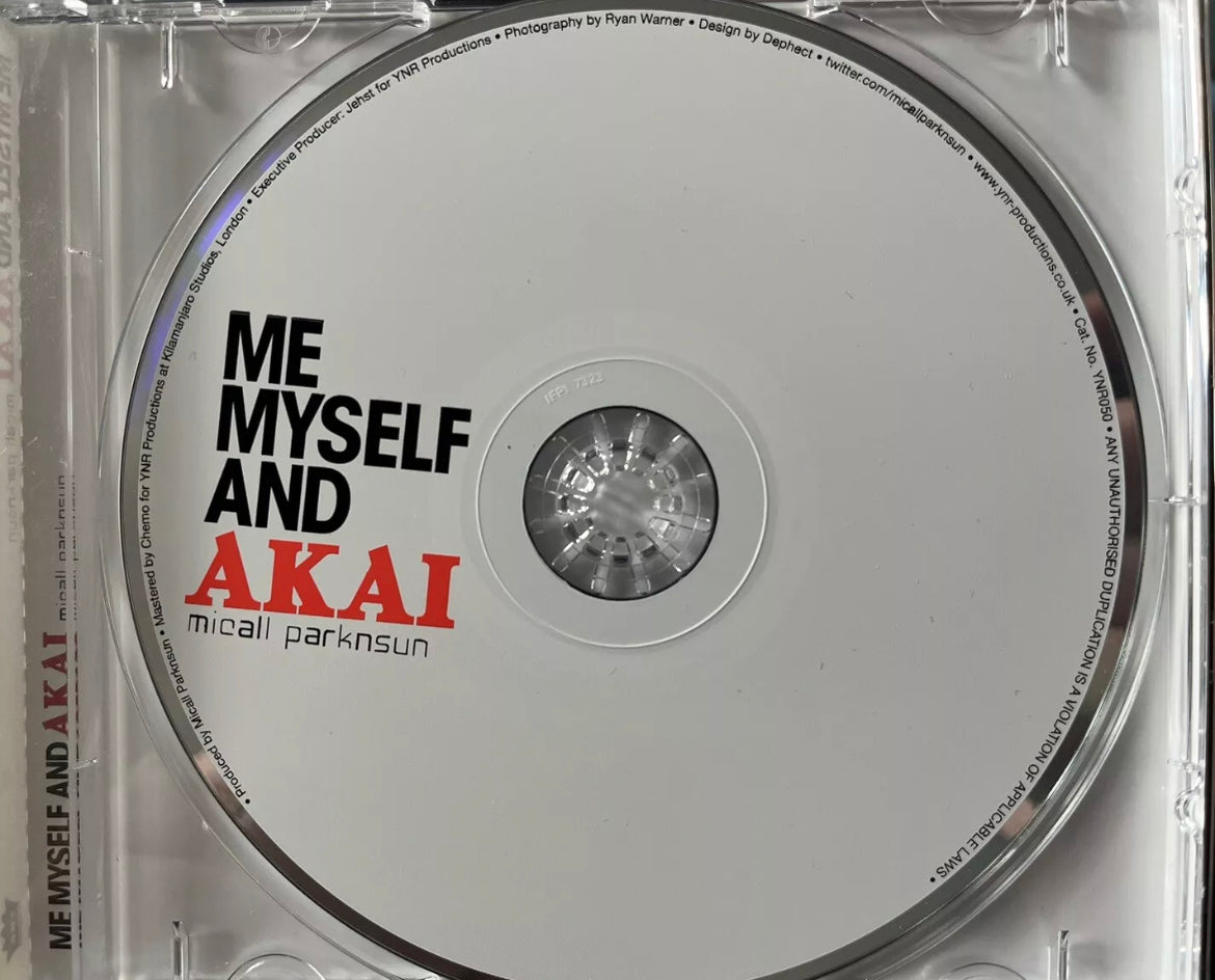 Micall Parkinson - Yo, yo mismo y Akai
