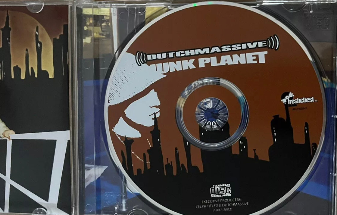 Dutchmassive - Junk Planet
